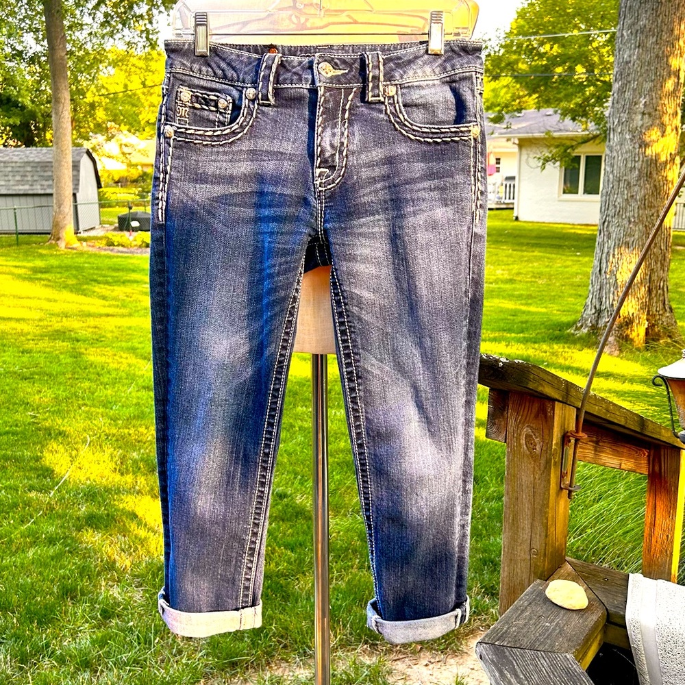 Miss Me Boyfriend Dark Wash Capris Sz. 26
